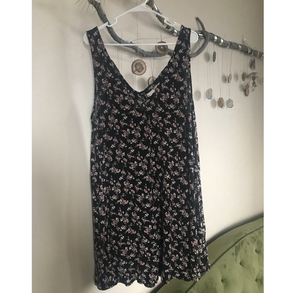 American Eagle Outfitters Dresses & Skirts - American Eagle black floral swing dress